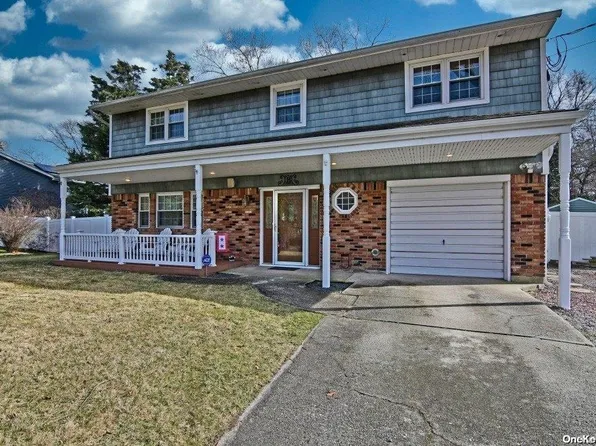 65 Julbet Drive, Sayville, NY 11782