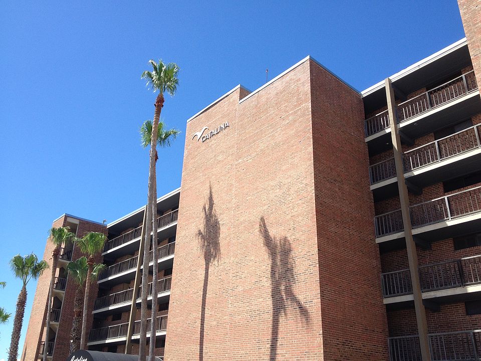 1st image of 4334 Ocean Dr APT 307