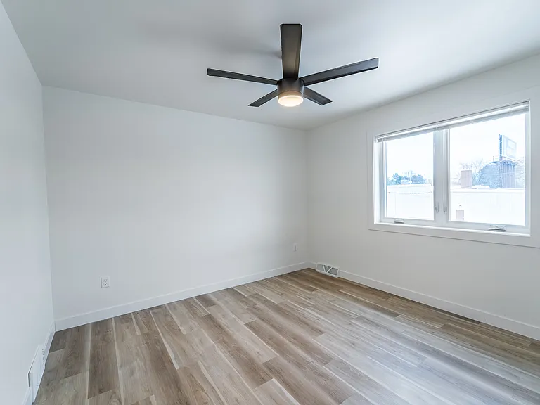 109-115 Radtke St #105 — Photo 33
