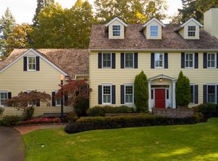 1111 S Military Rd, Portland, OR 97219