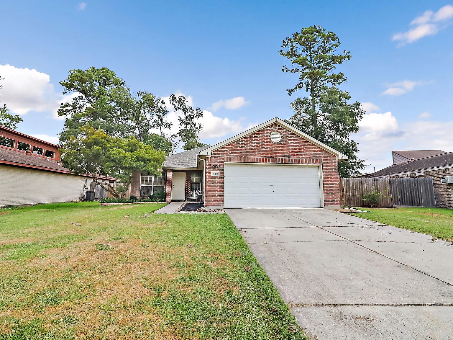 4 bed, 2.0 bath, 1670 sqft, $2,100 — Photo 1