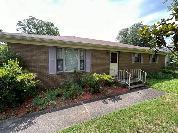 121 Marine Dr, Pineville, NC 28134