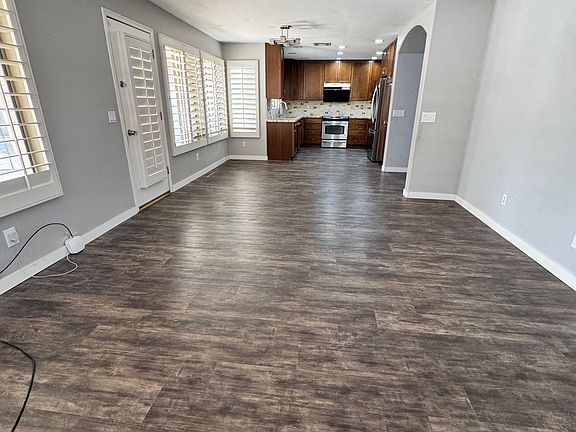 5th image of 1285 W Kingbird Dr