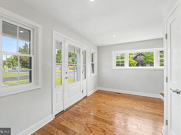5th image of 4 S Maple Ave