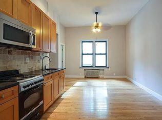 211 W 53rd St APT 3A, New York, NY 10019