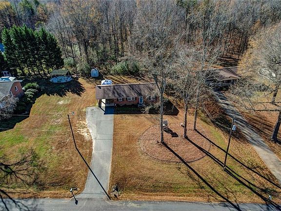 3rd image of 258 Jett Dr