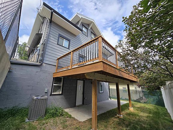 4th image of 1040 Hill Ave
