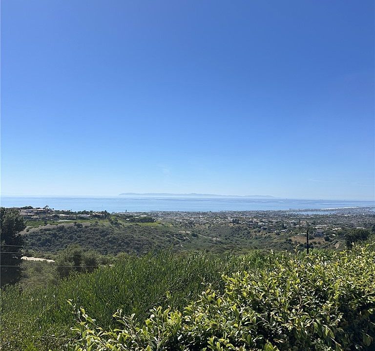 1st image of 19 Montecito Dr