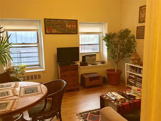 Rented by Bank Neary | media 50