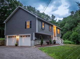 1A Hammond St, Rochdale, MA 01542