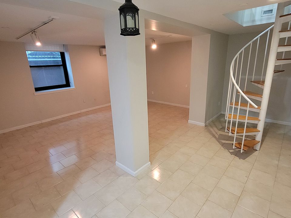 2Br/2Bath triplex