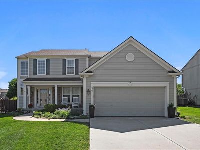 470 S Indian Wells Dr, Olathe, KS, 66061