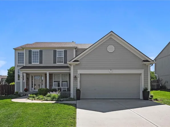 470 S Indian Wells Dr, Olathe, KS 66061
