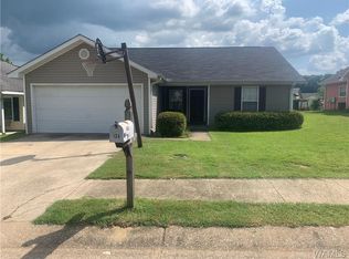 124 Maple Leaf Ln, Moundville, AL 35474