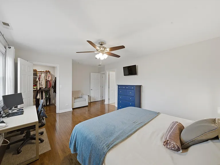 1144 W Roscoe St #3W — Photo 16
