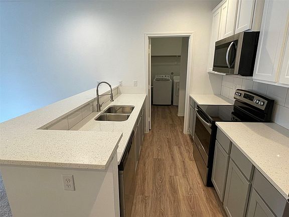 3rd image of 112 Kelley St