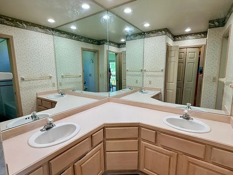 405 Overbrook Dr #9 — Photo 16