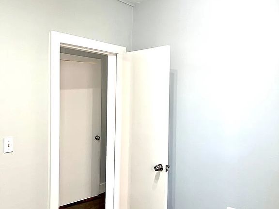 3rd image of 2934 N Fairfield Ave #1