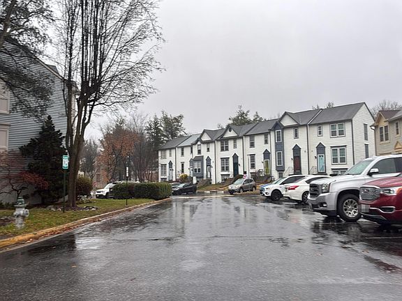 5th image of 1030 Karen Blvd