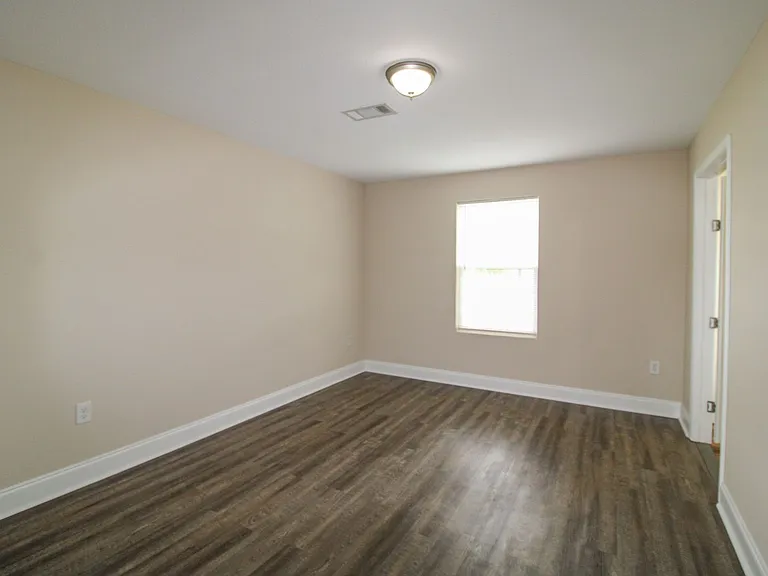 123 Meadows Ln — Photo 11