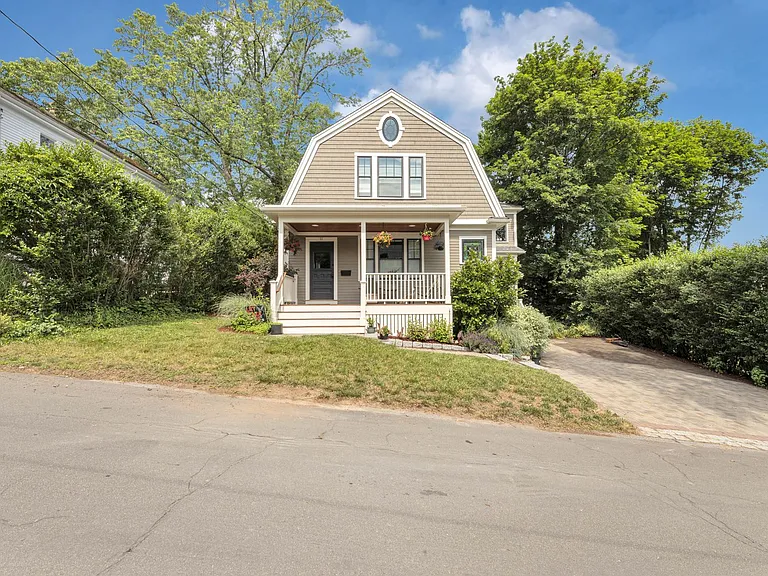 11 Chase Ave — Photo 20