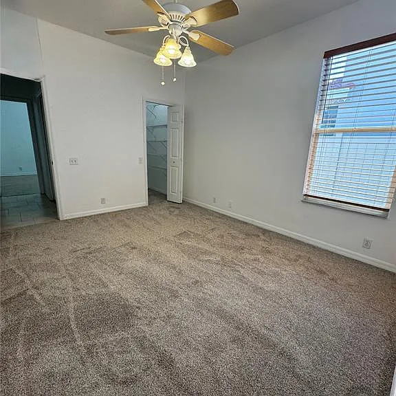 2204 Elizabeth Way — Photo 8