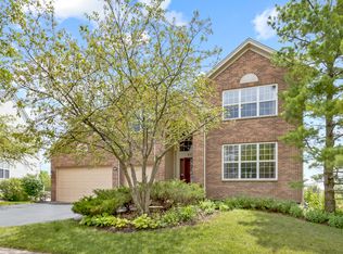 617 Erin Dr, Elgin, IL 60124