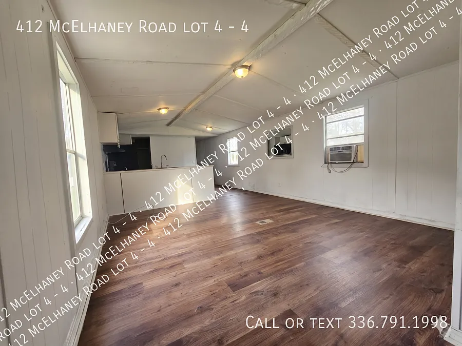 Photo 2 of 15 - 412 McElhaney Rd #4 - Travelers Rest, SC Building Photo - 412 McElhaney Rd #4