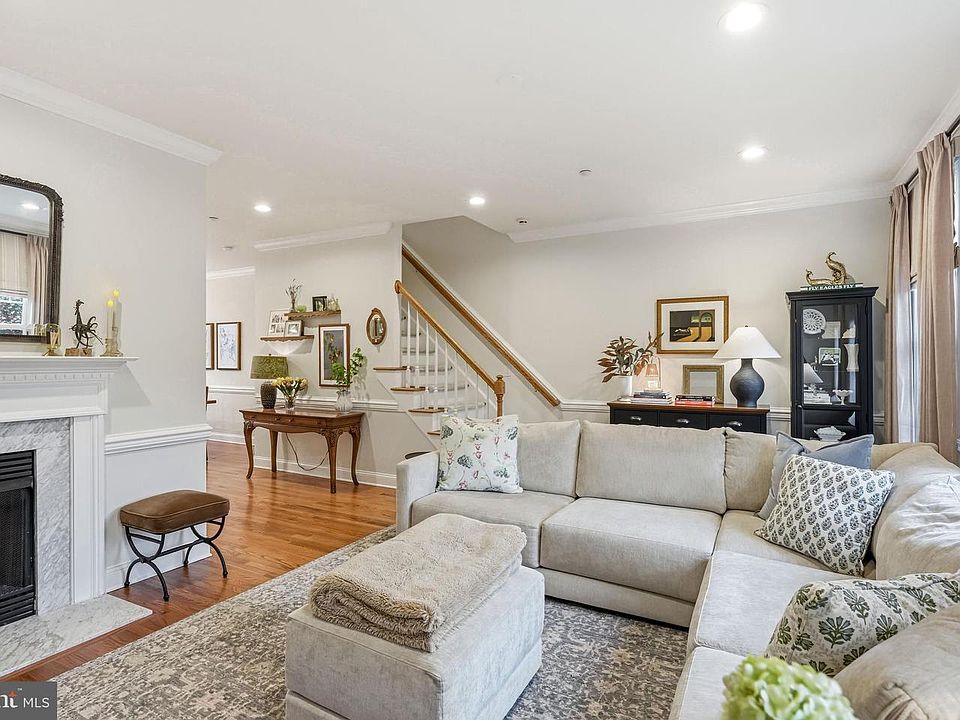 1st image of 8 Washington Ave