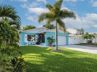 17 Wall Ter, Redington Shores, FL 33708