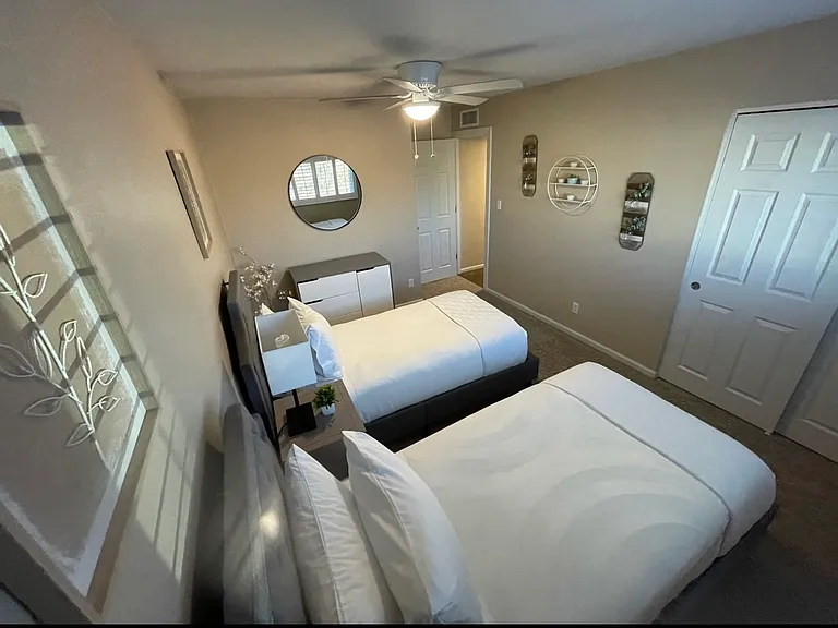 8249 E Redwing Rd — Photo 37