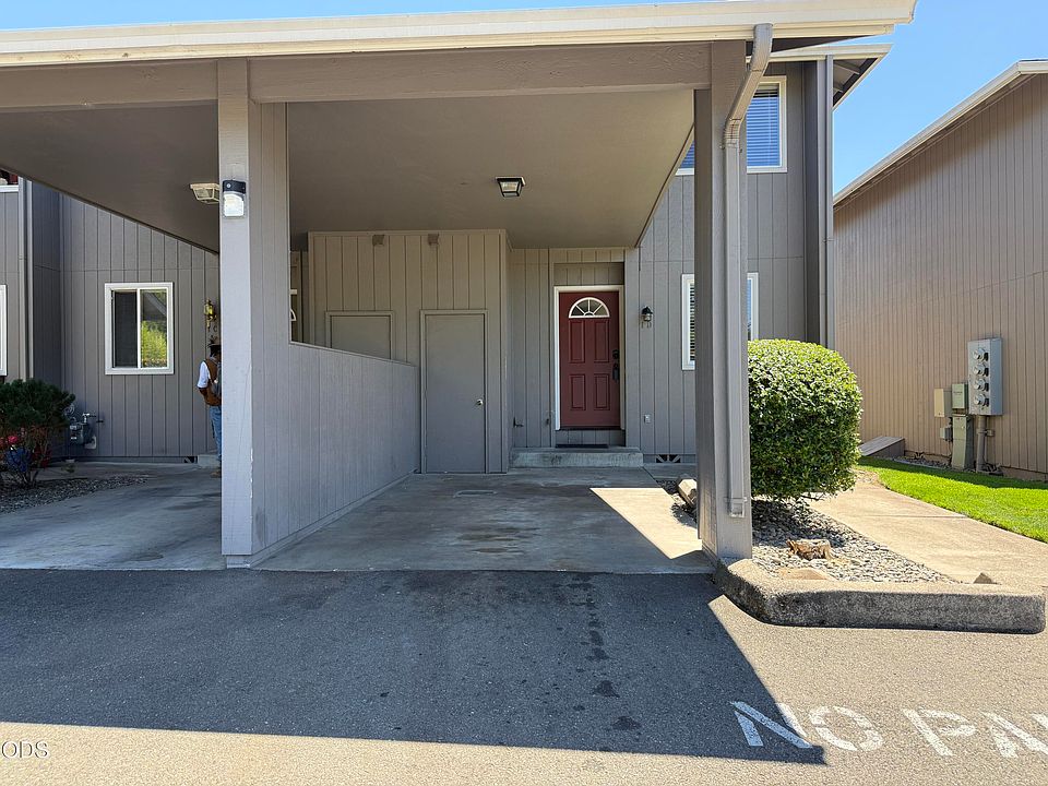 1st image of 310 NE Terry Ln Unit 1D