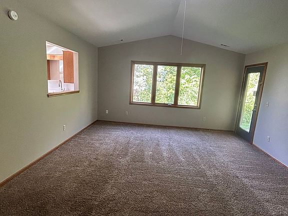 2nd image of 1528 Flagstone Dr