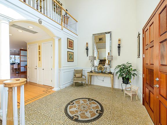3rd image of 2801 Shore Dr