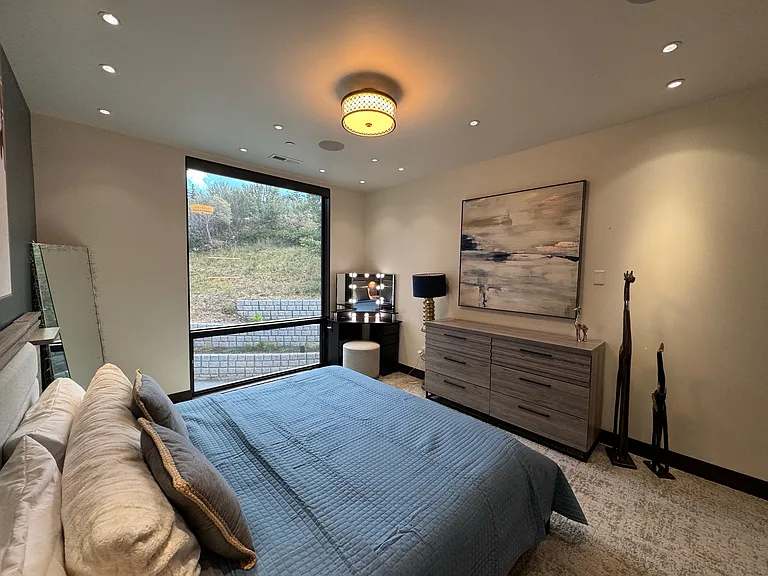 Bed 4: King suite upper right