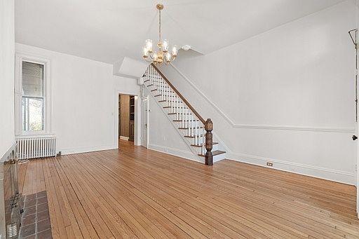 4th image of 104 W 3rd St