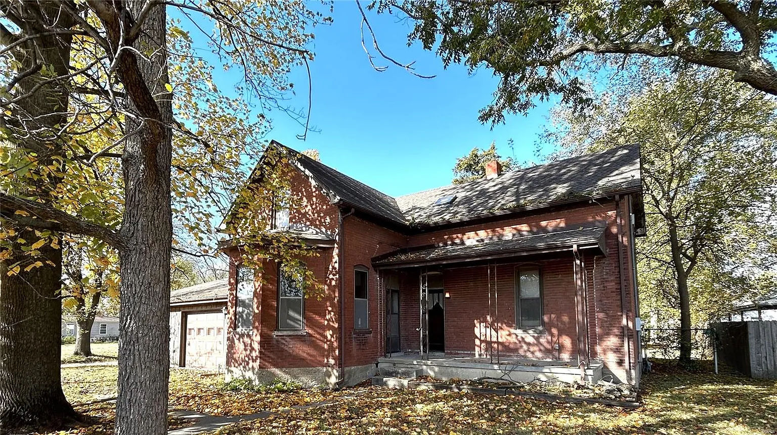 204 W Missouri St photo 1