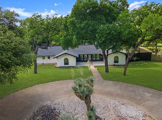 1917 Hampshire St, Grand Prairie, TX 75050