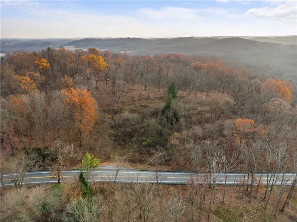 297 Glade Mills Rd, Valencia, PA 16059