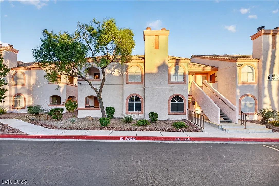 2 bed, 2.0 bath, 1023 sqft, $1,425 — Photo 1
