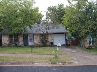 1105 Crown Oaks Dr, Austin, TX 78753