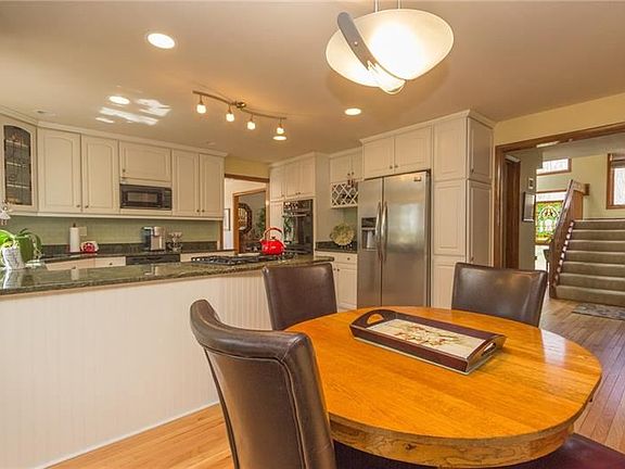 3rd image of 2659 Ravenwood Ct