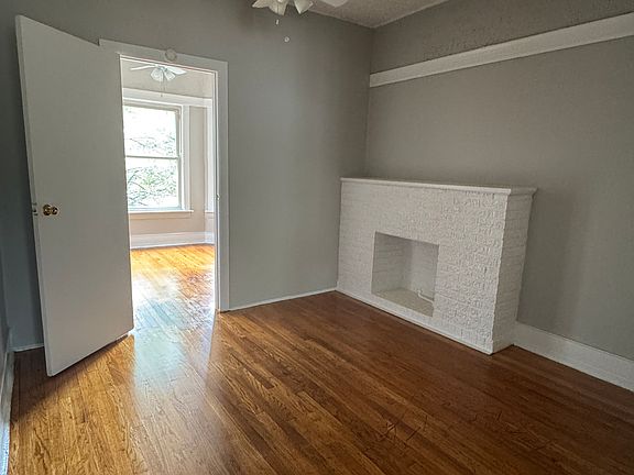 3rd image of 6572 N Lakewood Ave APT 2