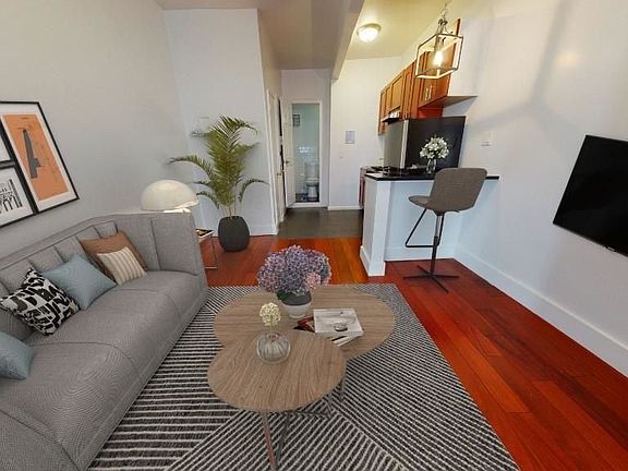 2nd image of 538 W 47th St APT 1C