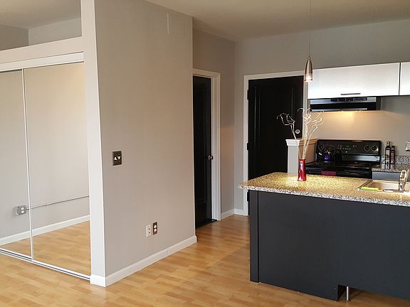 5th image of 310 W 6th St APT 301
