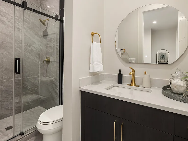 8243 W Mercer Way — Photo 18