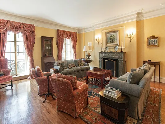 Sold by Sotheby's International Realty | media 10