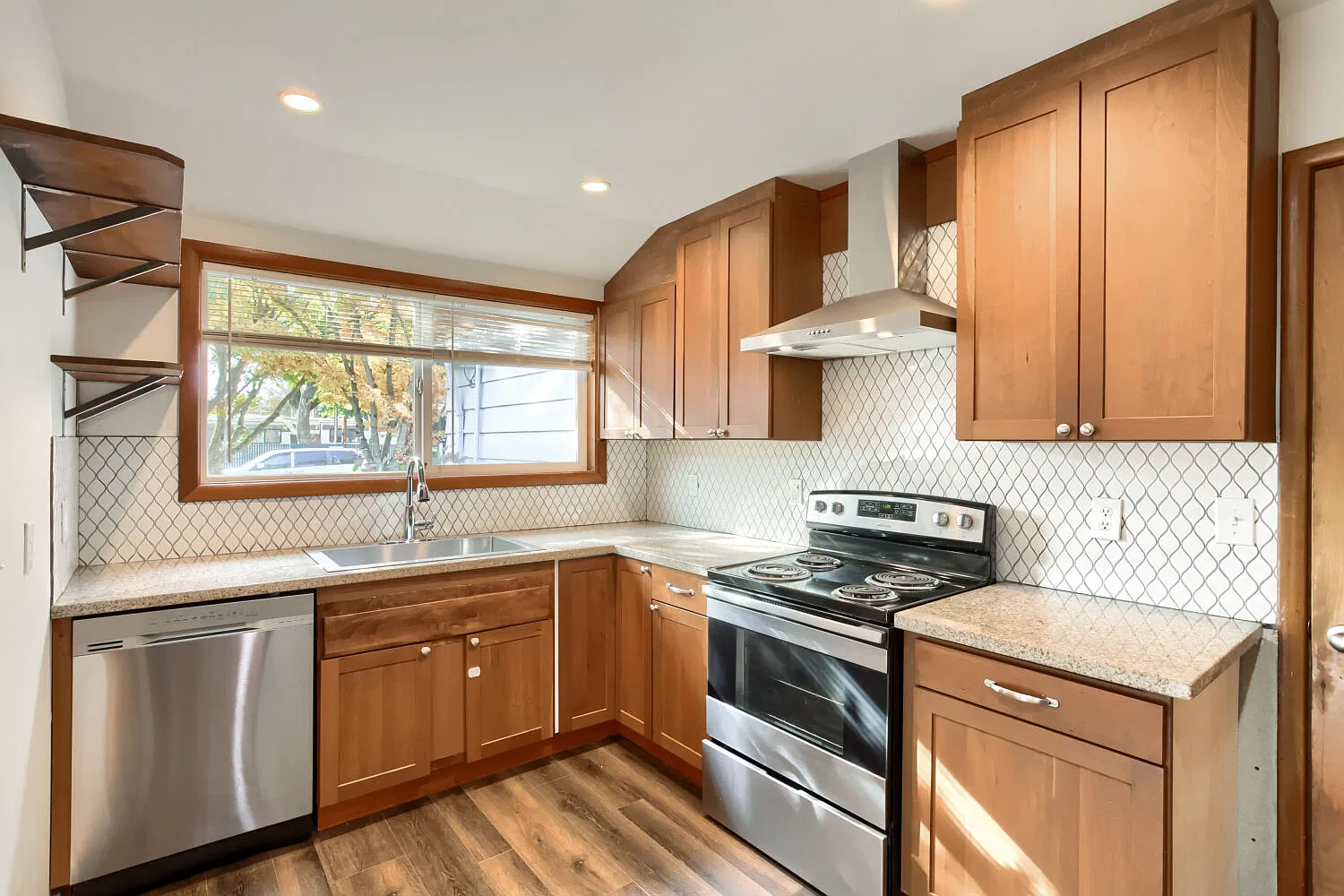3 bed, 1112 sqft, $2,600 — Photo 2