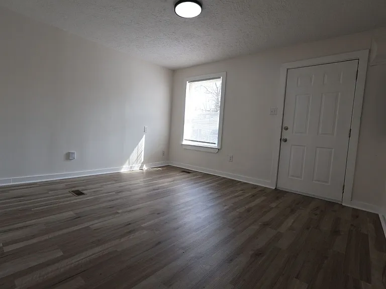 531 Smith St #Z4 — Photo 3
