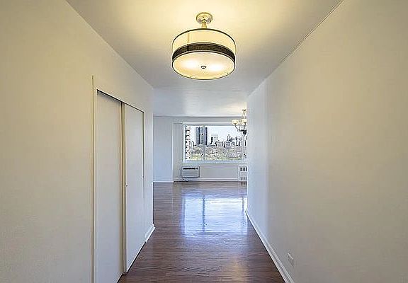 4th image of 392 Central Park W APT 16R